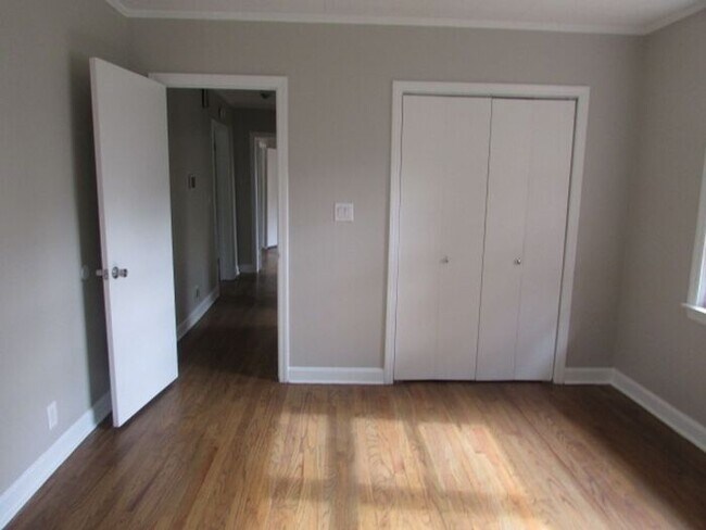 Building Photo - Close to Downtown Sumter
