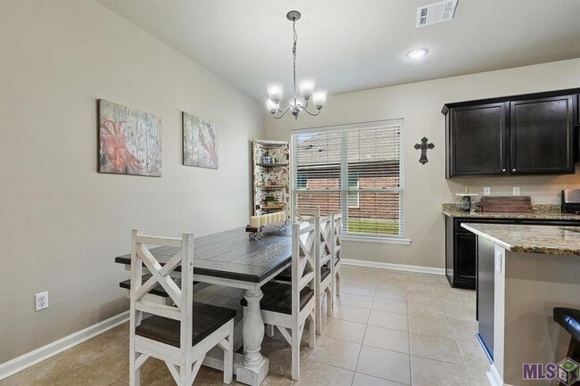 Building Photo - Magnolia Lakes Subdivision off Burbank