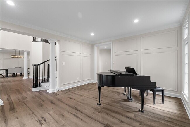 Building Photo - Your New Home Awaits