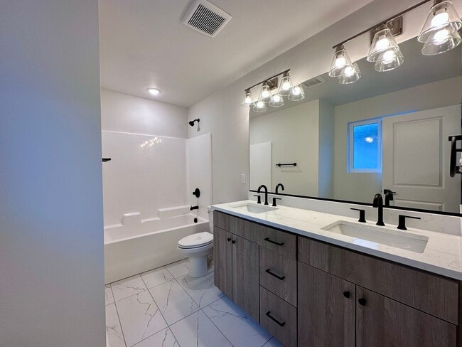 Building Photo - Brand New Built Single-Family Home in Powellhurst-Gilbert!