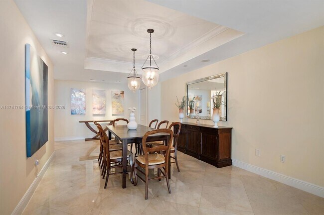 Building Photo - 791 Crandon Blvd