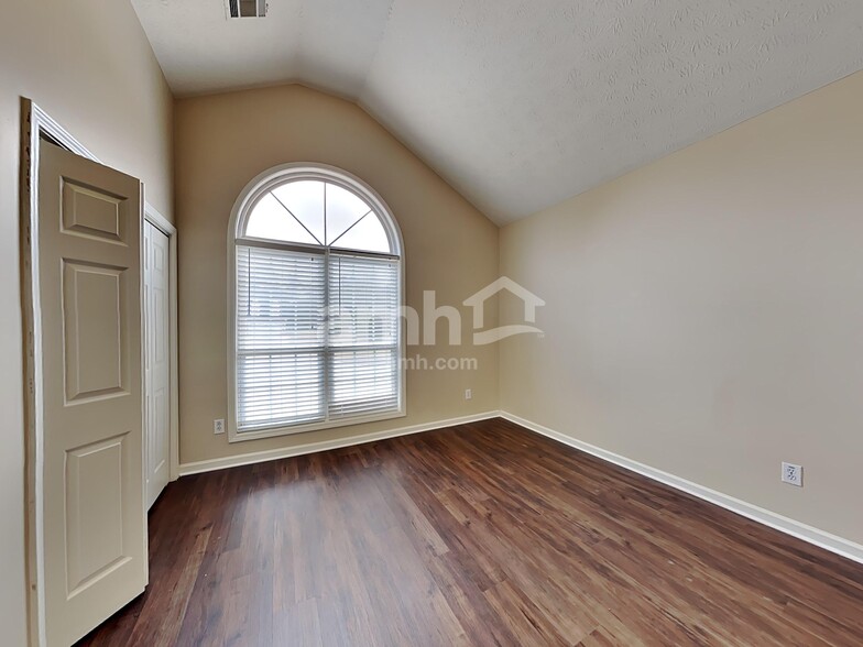 Building Photo - 23 Thorne Berry Dr