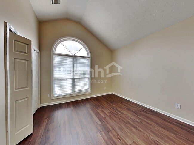 Building Photo - 23 Thorne Berry Dr