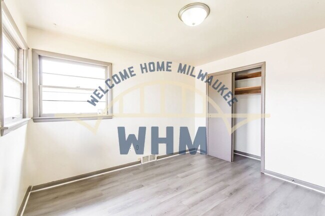 Building Photo - 4074 N 85th St