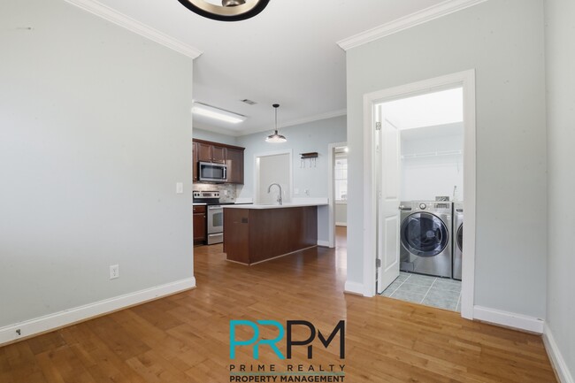 Building Photo - 208 A Anderson St