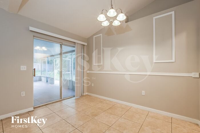 Building Photo - 1564 Deerfield Ave