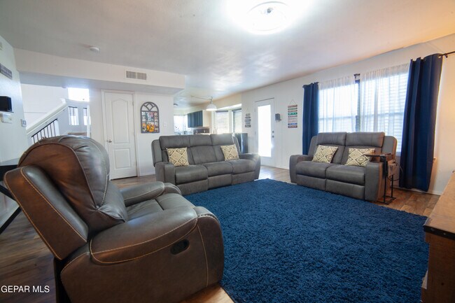 Building Photo - 13260 Emerald Creek Dr