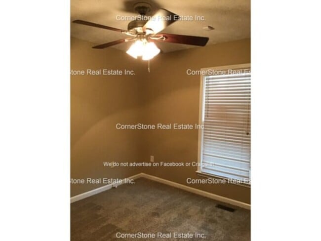 Building Photo - 330 Nettletree Ln