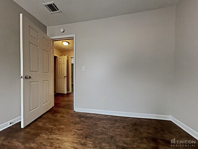 Building Photo - 3011 Eastland Way