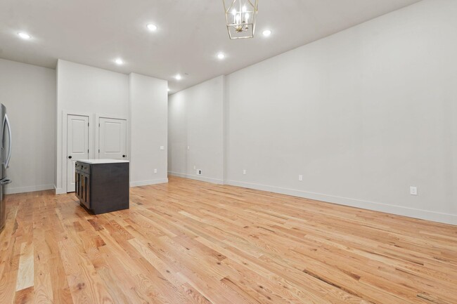 Building Photo - 150 West Side Ave