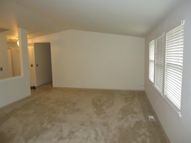 Building Photo - 211 Noble Way