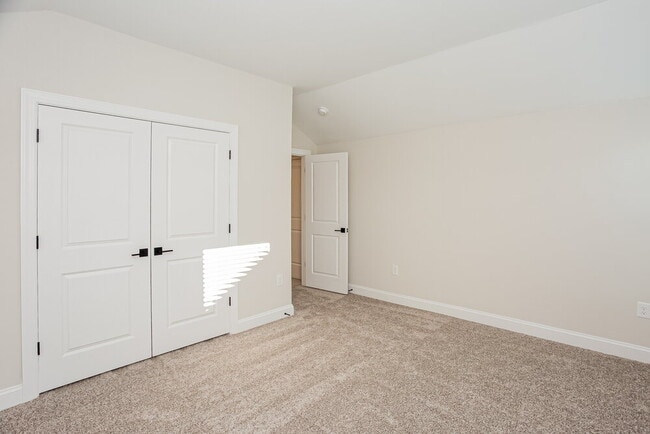 Building Photo - 136 Adams Tree Wy