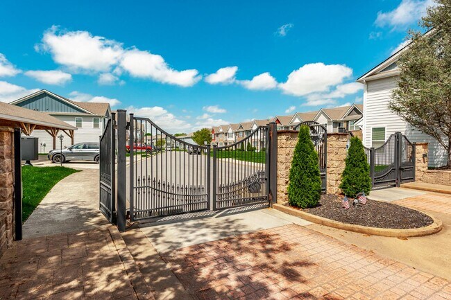 Building Photo - 342 Manor Row