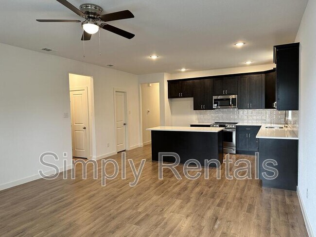 Building Photo - Gordon 3304