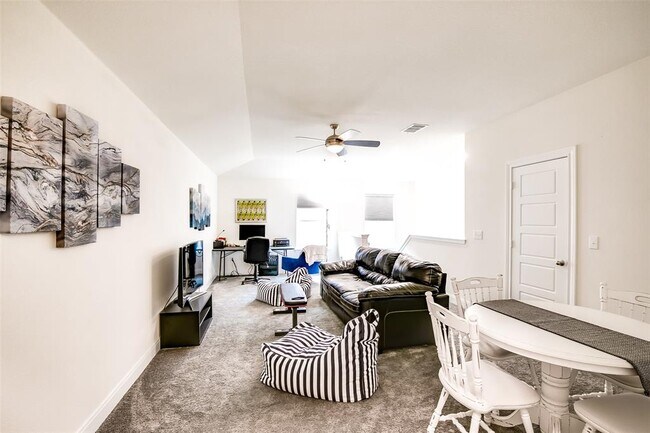 Building Photo - 7616 Groundhog Wy