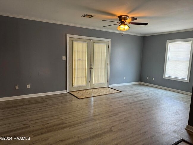 Building Photo - 528 Laurel St