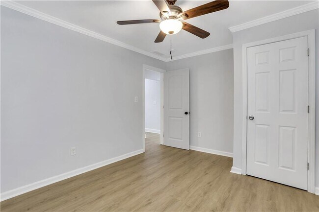 Building Photo - 3436 Pinehill Dr