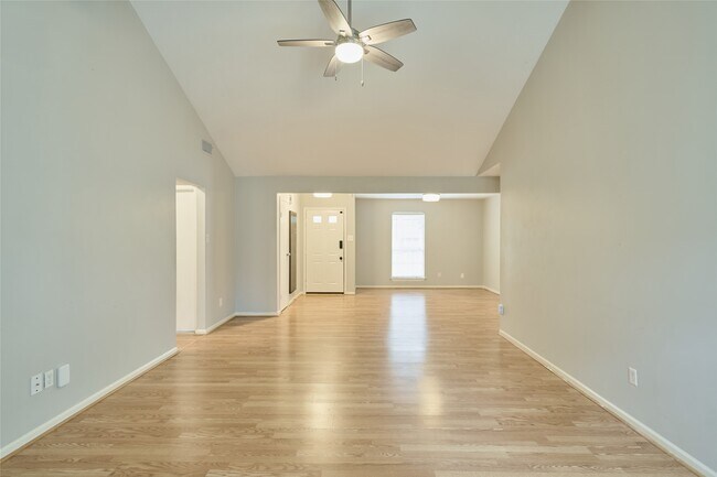 Building Photo - 5 N White Pebble Ct