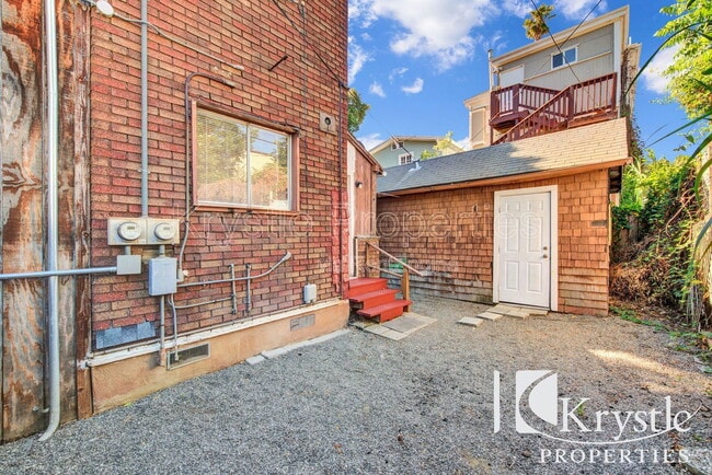 Building Photo - 515 Monterey St