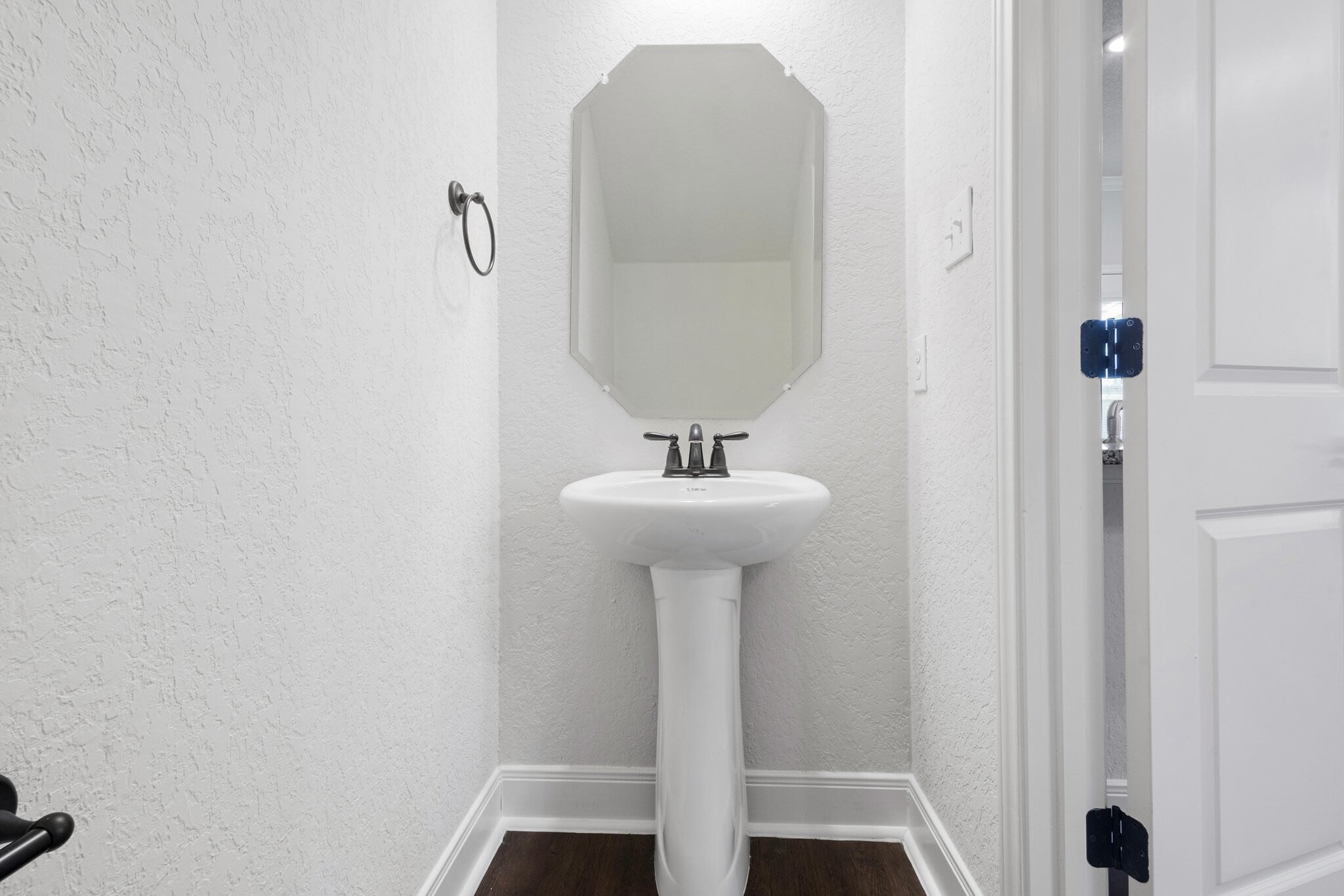 Building Photo - 10303 Candlewood Wy