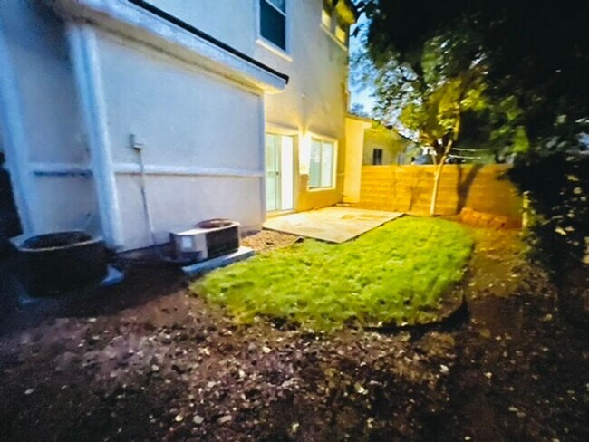 Building Photo - 213 Heiple Ct