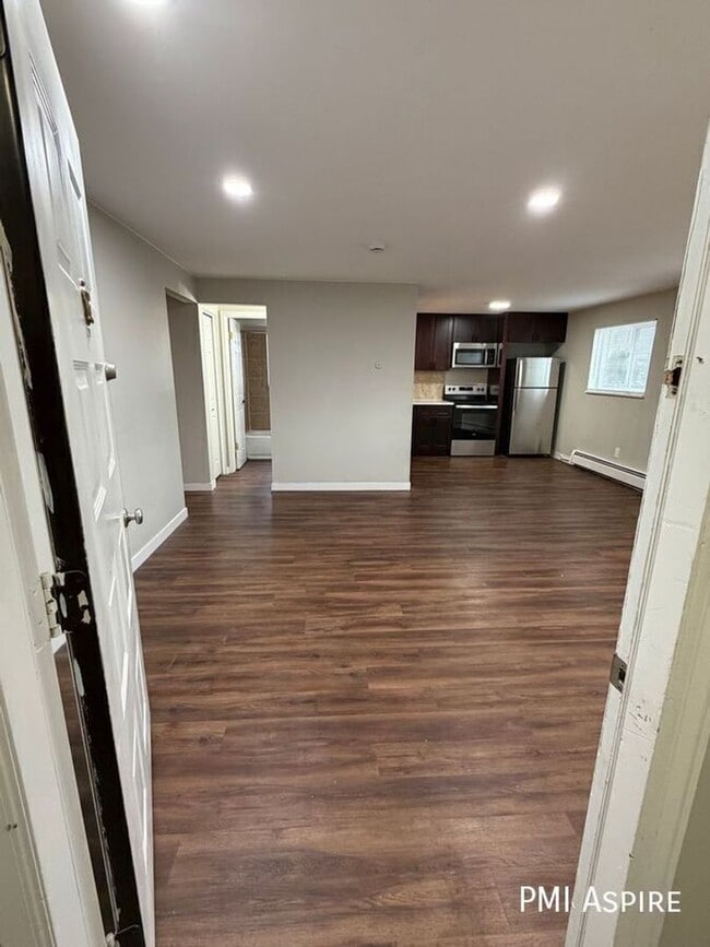 Building Photo - 2 Bedroom 1 Bathroom Apartment in Lakewood