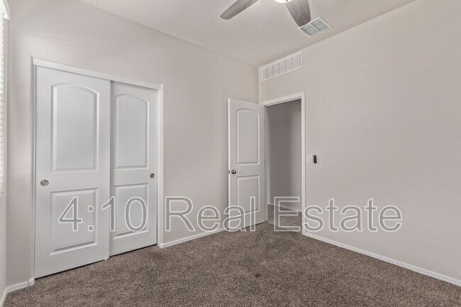 Building Photo - 2403 E Alida Trail