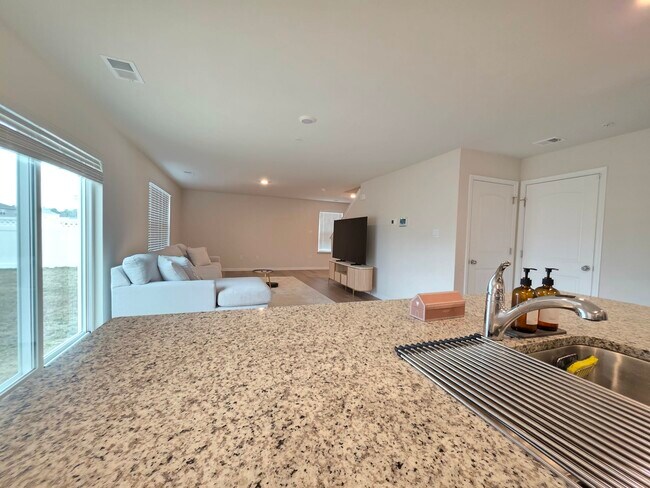 Building Photo - 1120 Wintermead Lp