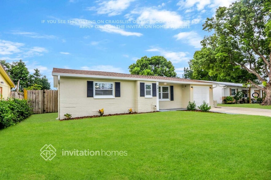 Building Photo - 7410 Ivanhoe Dr