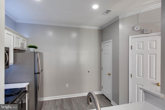 Building Photo - 306 Roff Point Dr