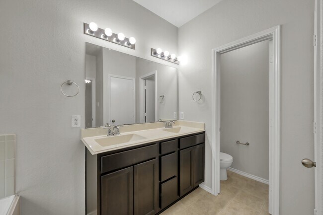 Building Photo - 9594 E Woodmark