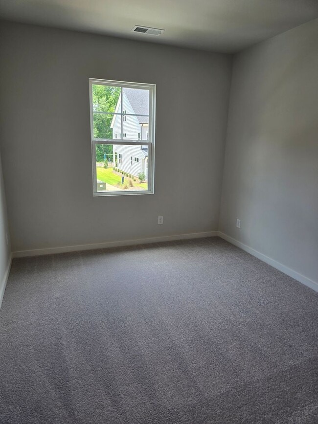 Building Photo - Beautiful New Constuction 3BR/2.5BA Townhouse