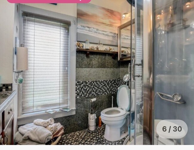 Steam shower with jets and radio - N8777 Highview Rd