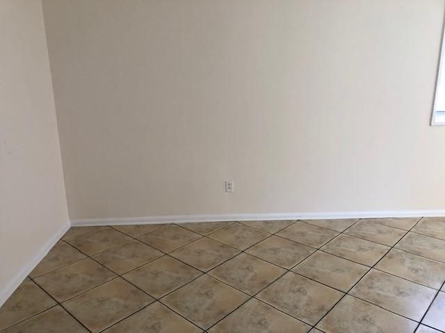 Building Photo - 708 Littledale Rd