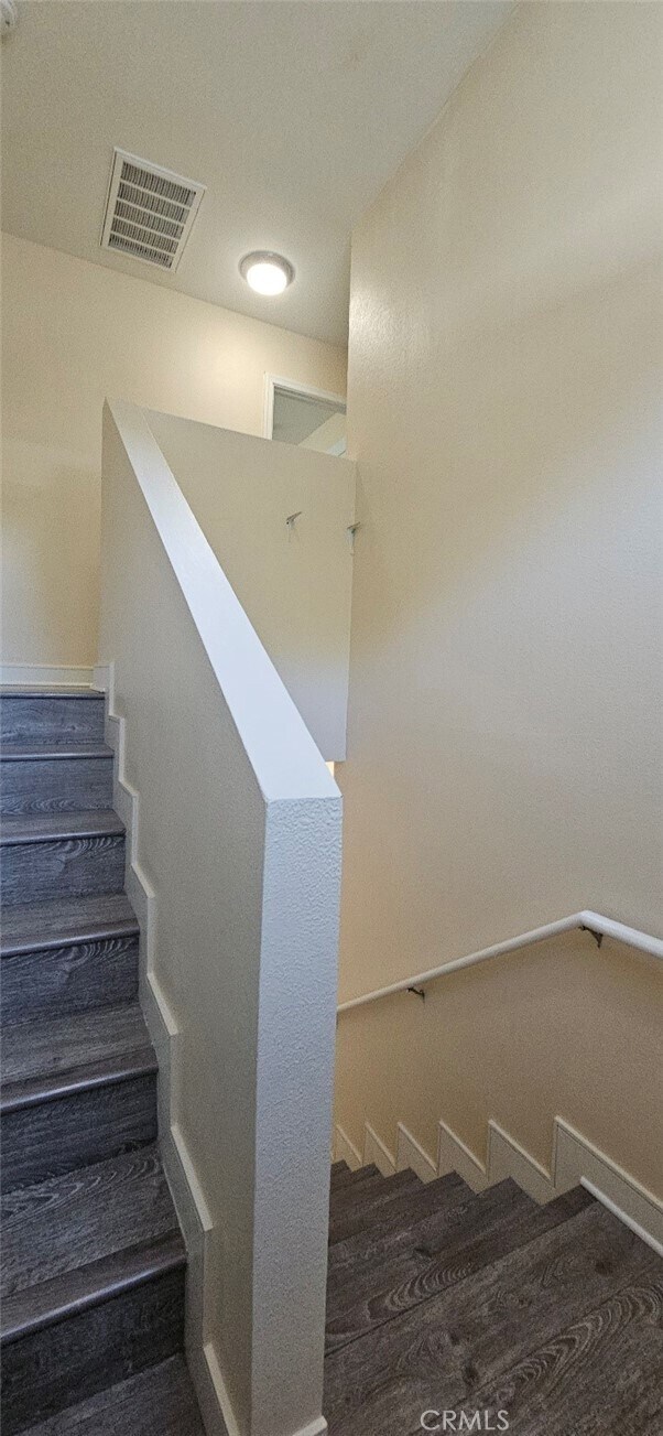 Building Photo - 1631 E 85th St