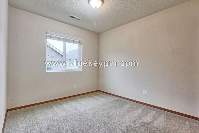 Building Photo - 3 Bed, 2.5 Bath Home Near Walnut Grove Elementary School