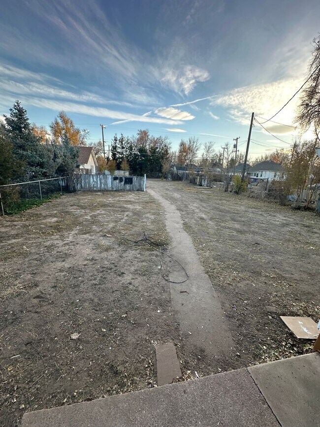 Building Photo - RD1118