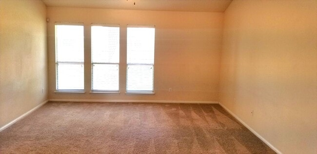Building Photo - 207 Ponderosa Dr
