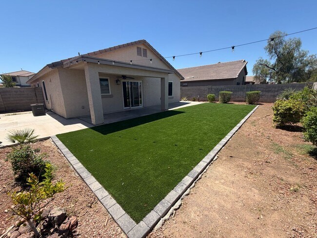 Building Photo - 11206 W Chase Dr