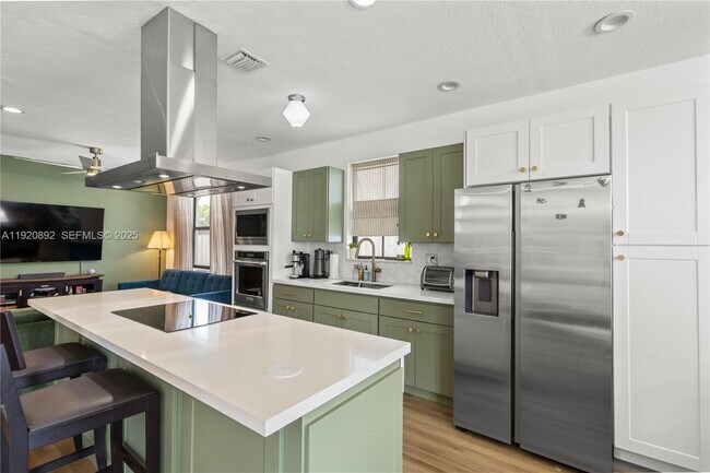 Building Photo - 1023 NW 100th Ave