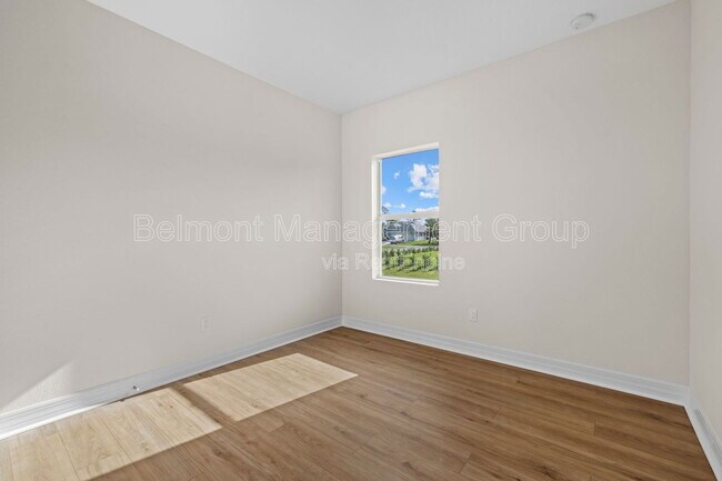 Building Photo - 1301 Preston St