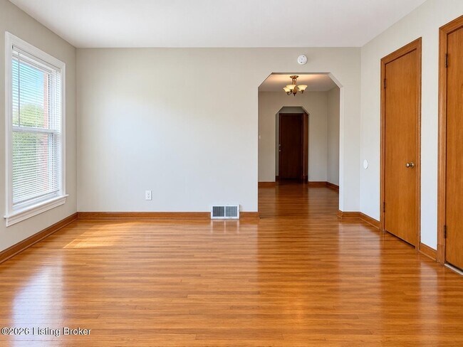 Building Photo - 208 Breckenridge Ln