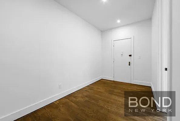 Building Photo - 45 Tiemann Pl