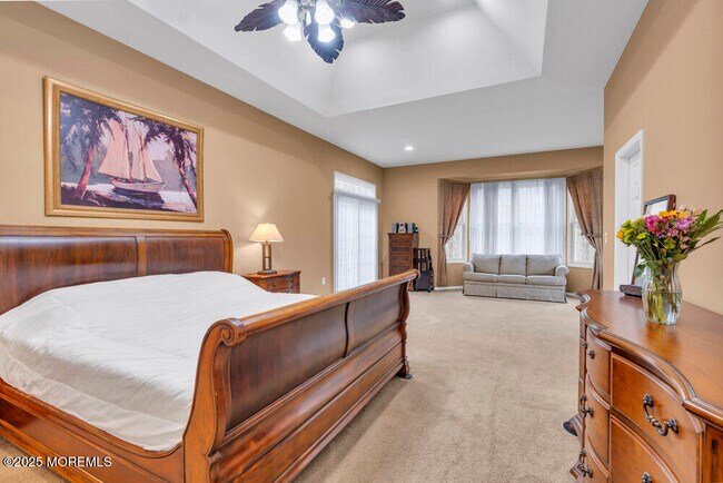 Building Photo - 17 Trumbull Ct