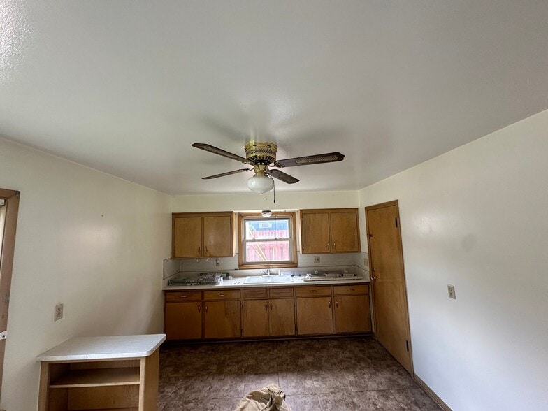 Building Photo - 3610 S Howell Ave