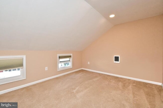 Building Photo - 23 Walnut St