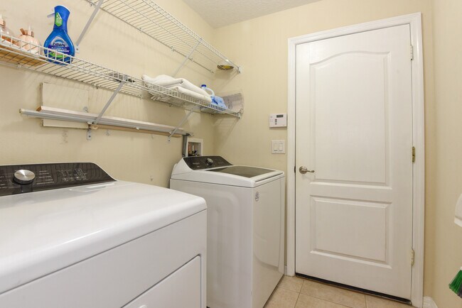 Building Photo - 11 Manderley Ln