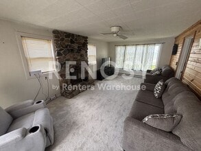 Building Photo - 3 Bedroom 1 Bath Single Family Home in Isle