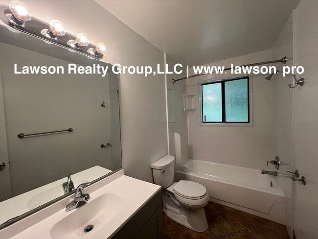 Building Photo - Charming and Clean- Hollins Three Bedroom ...