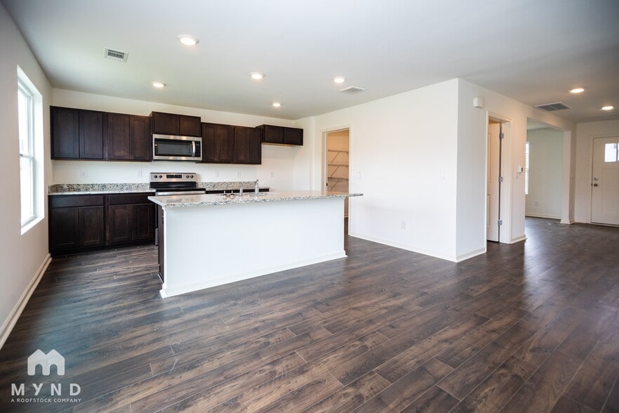 Building Photo - 9300 Cotton Field Cir